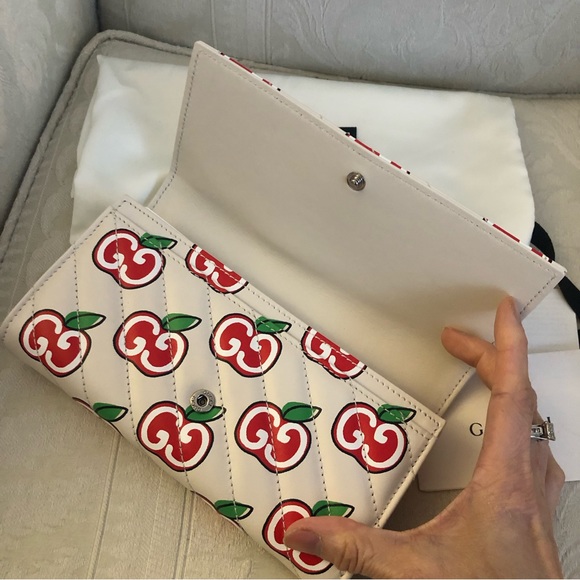 Gucci Valentine’s Day special design Marmont printed Apple GG long wallet - Picture 4 of 11